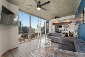 NEW 2BR High Floor Condo King Bed Free Parking Beautiful View
